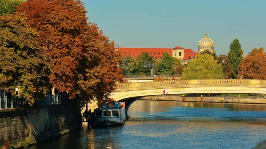 Italy LinkedIn Advertentietarieven 2025 voor Nederlandse adverteerders
