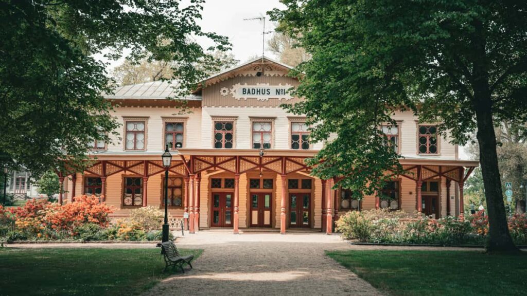 Praktische gids voor Nederlandse creators: hoe je Algerijnse merken via Spotify bereikt, samenwerkingen opbouwt en geloofwaardigheid toevoegt aan je mediakit.