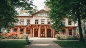 Praktische gids voor Nederlandse creators: hoe je Algerijnse merken via Spotify bereikt, samenwerkingen opbouwt en geloofwaardigheid toevoegt aan je mediakit.