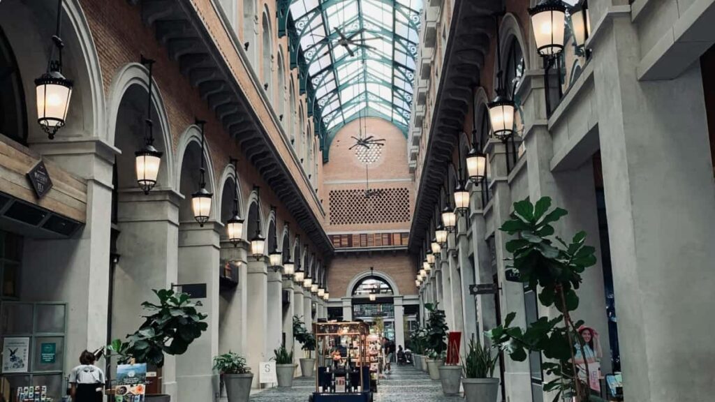 Praktische gids voor Nederlandse creators: hoe je Chinese merken op VKontakte benadert, deals sluit en brand ambassador-programma's binnenhaalt inclusief outreach-scripts en risico's.