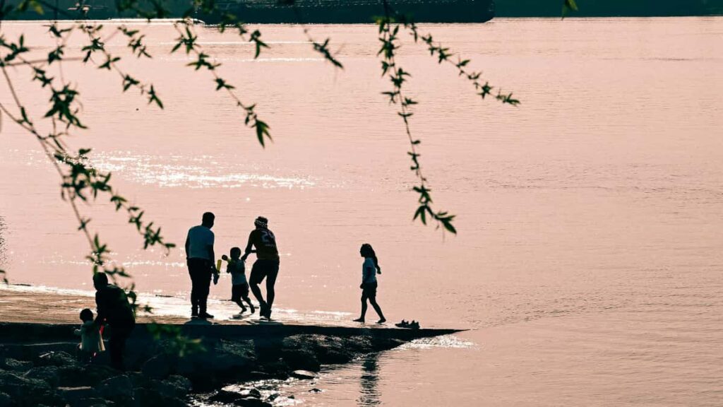 Praktische gids voor Nederlandse creators: hoe je Zweedse merken op Netflix bereikt om beforeandafter transformaties te delen outreach, pitchformules, voorbeelden en wettelijke tips.